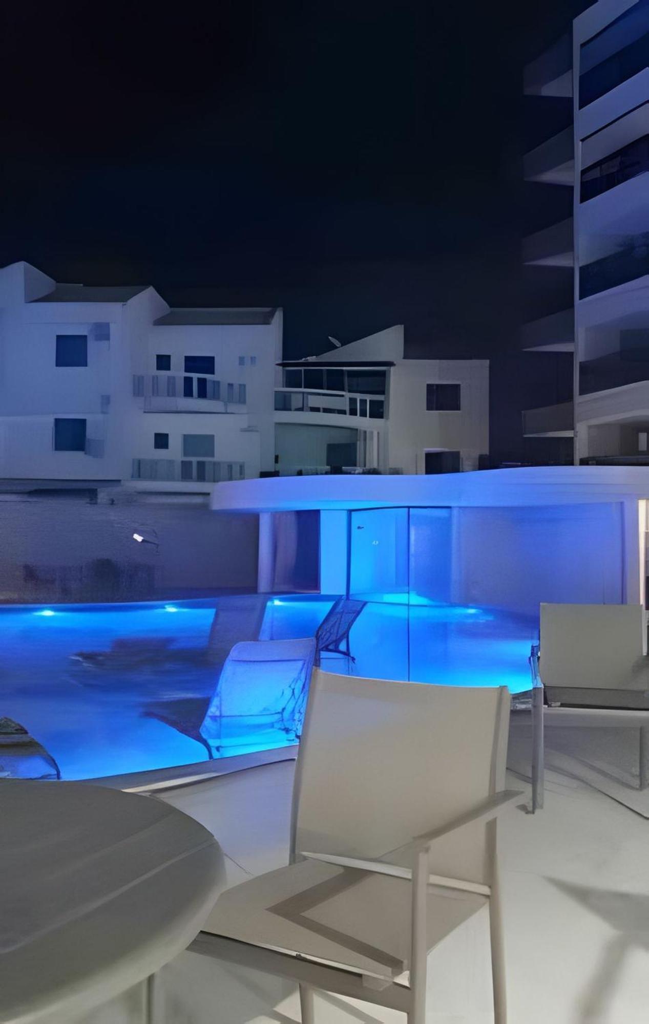 Apartamentos De 2 Quartos Com Piscina Na Praia Dos Anjos Arraial do Cabo Esterno foto